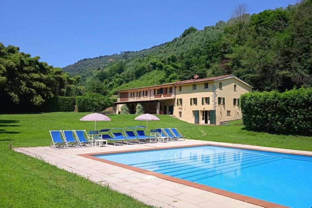 Vendita villa in zona tranquilla Camaiore Toscana foto 1