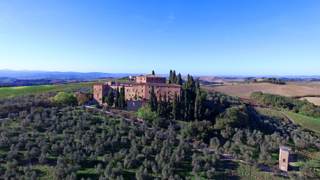 Vendita castello in zona tranquilla Montalcino Toscana foto 1