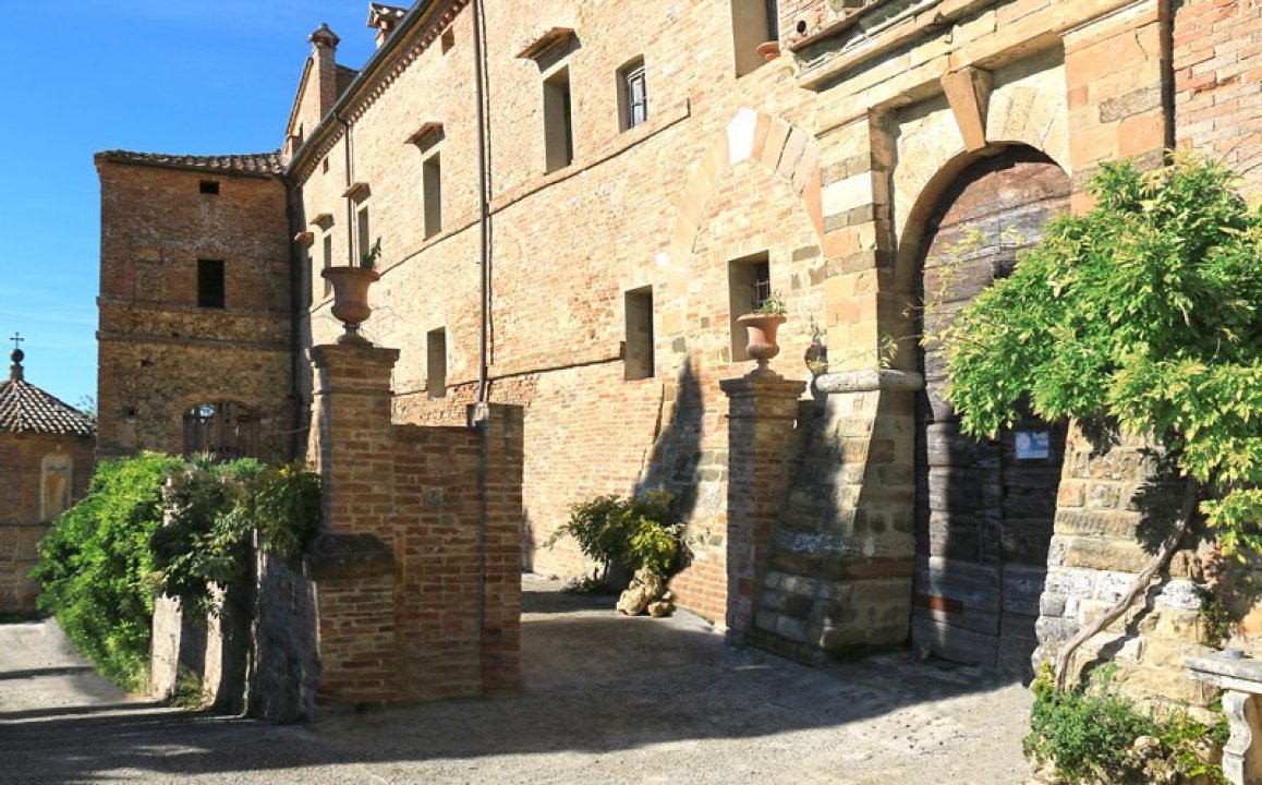 Vendita castello in zona tranquilla Montalcino Toscana foto 14