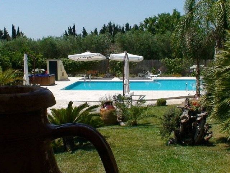 Vendita villa in zona tranquilla Lecce Puglia foto 2