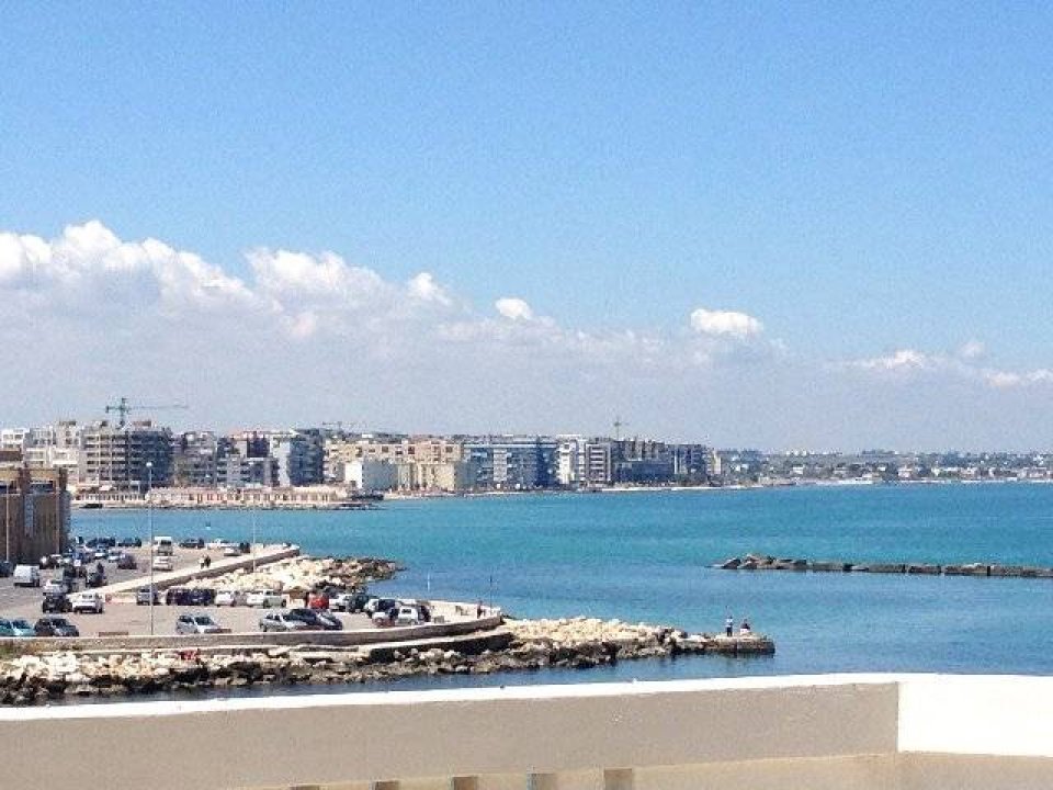 Vendita appartamento sul mare Bari Puglia foto 9