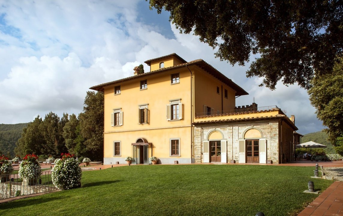 Vendita operazione immobiliare in zona tranquilla Radda in Chianti Toscana foto 2