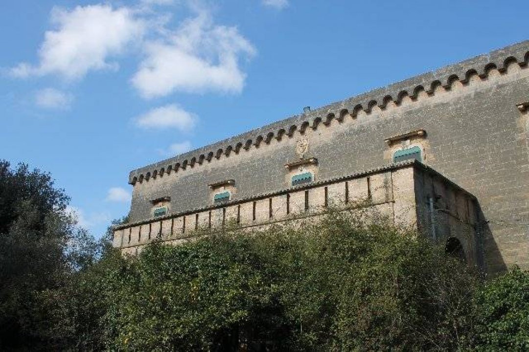 Vendita castello in città San Vito Dei Normanni Puglia foto 1