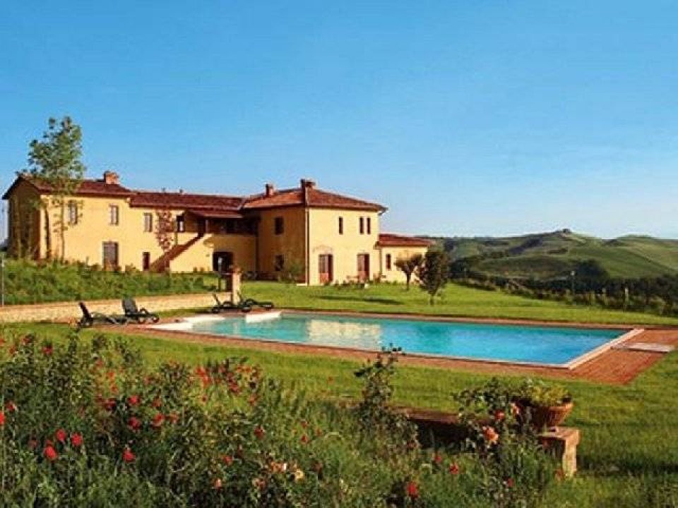 Vendita villa in zona tranquilla Asciano Toscana foto 1