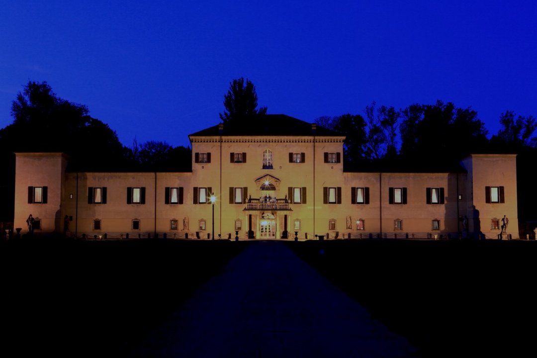 Vendita palazzo in città Reggiolo Emilia-Romagna foto 1