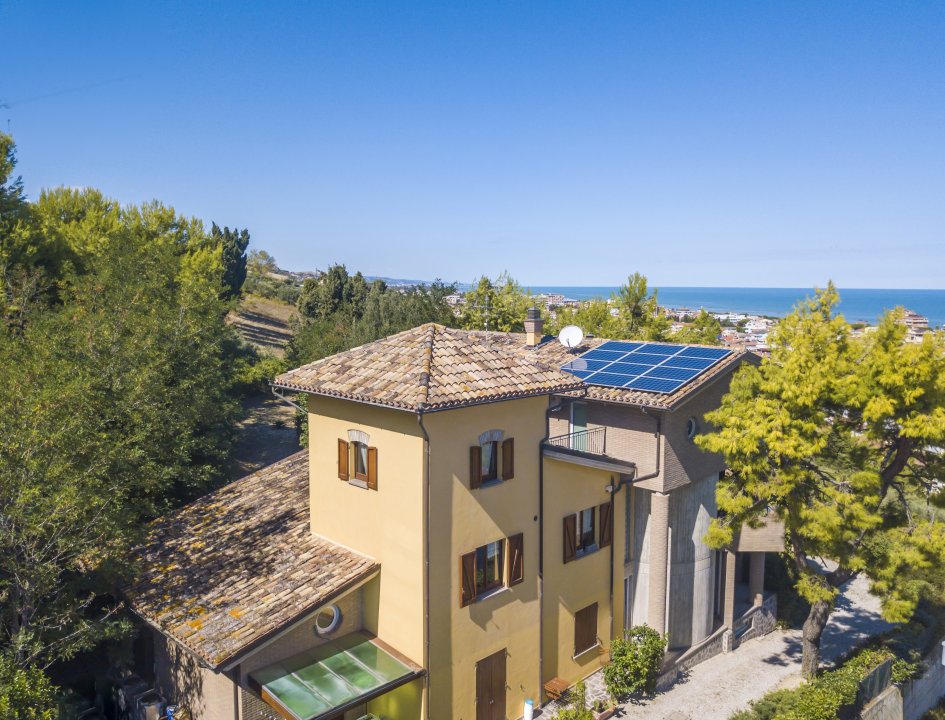 Vendita villa sul mare Roseto degli Abruzzi Abruzzo foto 1
