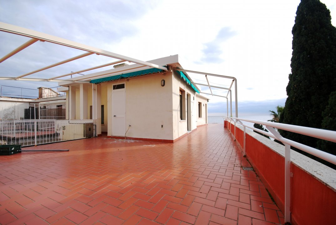 Vendita attico sul mare Laigueglia Liguria foto 1