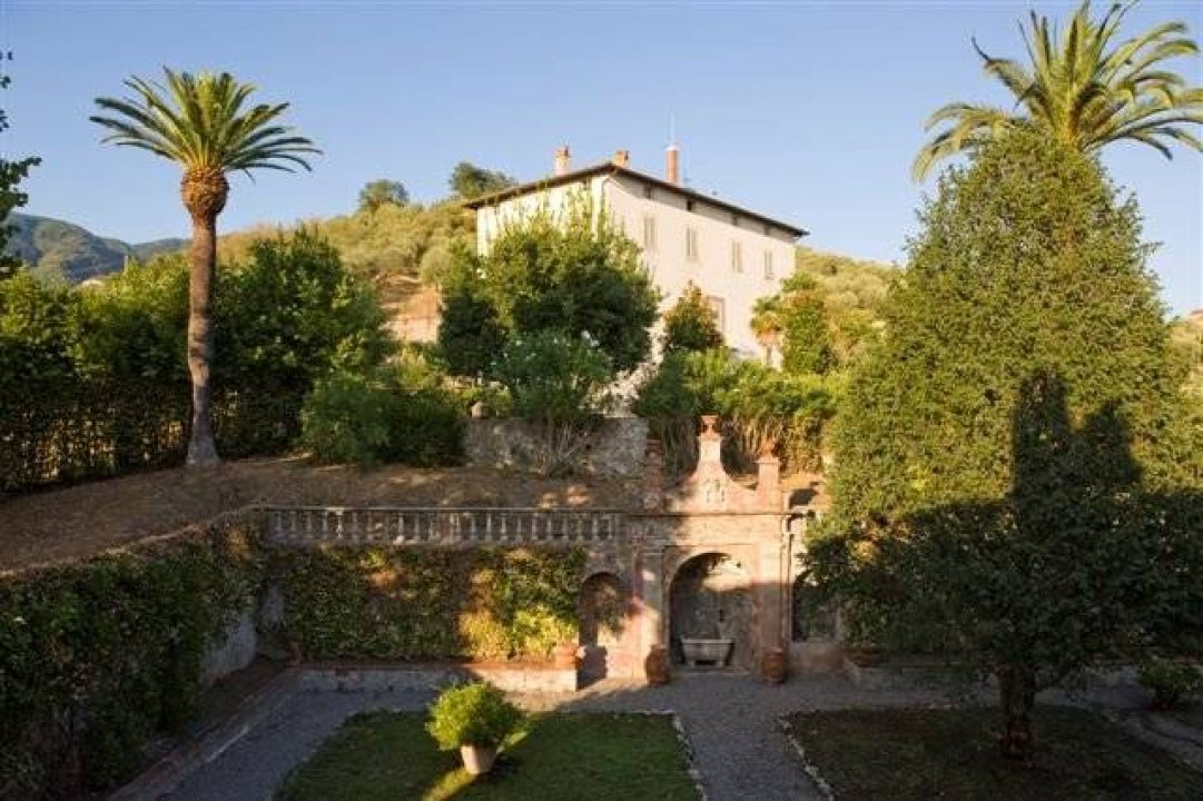 Vendita villa in zona tranquilla Lucca Toscana foto 8