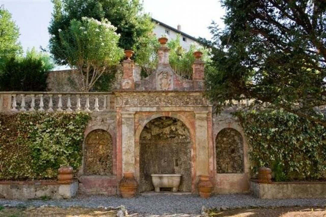 Vendita villa in zona tranquilla Lucca Toscana foto 6