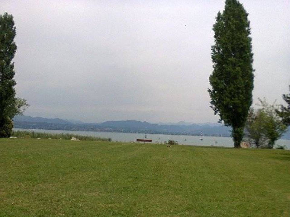 Vendita villa sul lago Sirmione Lombardia foto 1