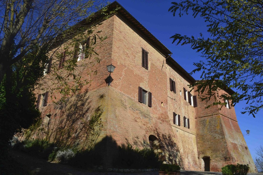 Vendita castello in zona tranquilla Siena Toscana foto 18