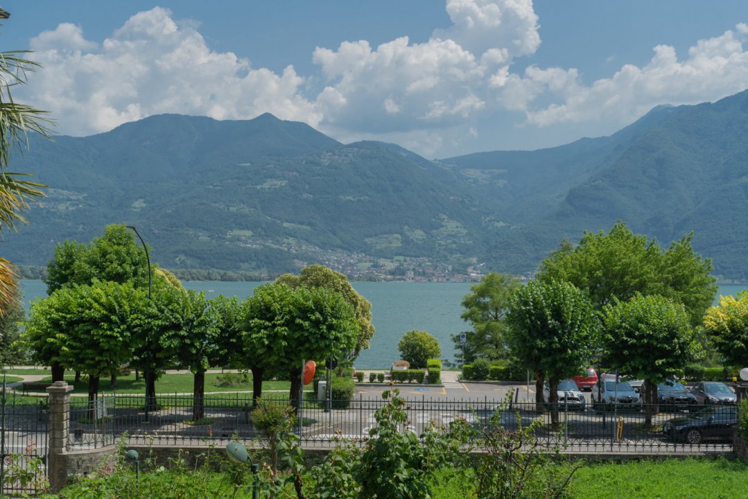 Vendita villa sul lago Lovere Lombardia foto 21