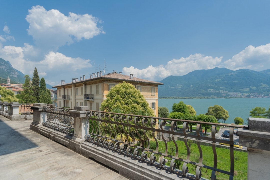Vendita villa sul lago Lovere Lombardia foto 20