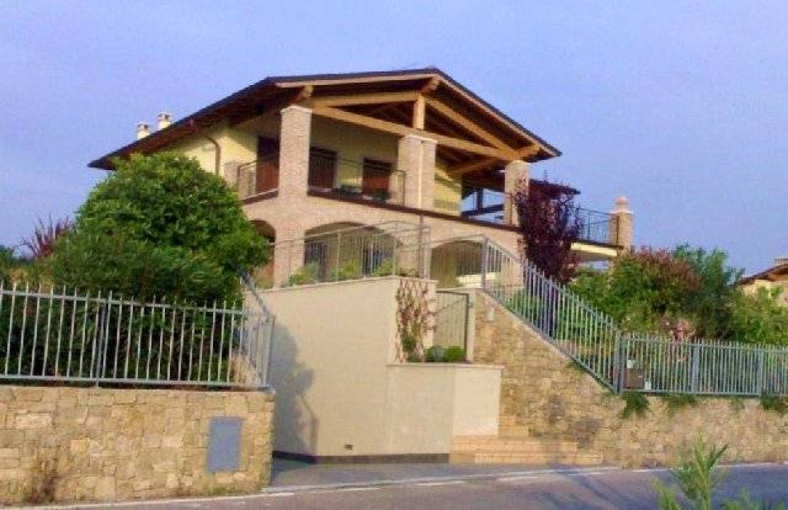 Vendita villa sul lago Lazise Veneto foto 1