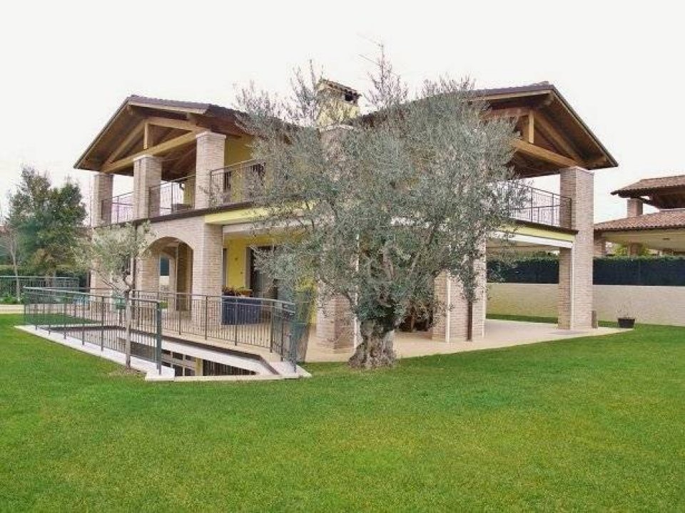 Vendita villa sul lago Lazise Veneto foto 4