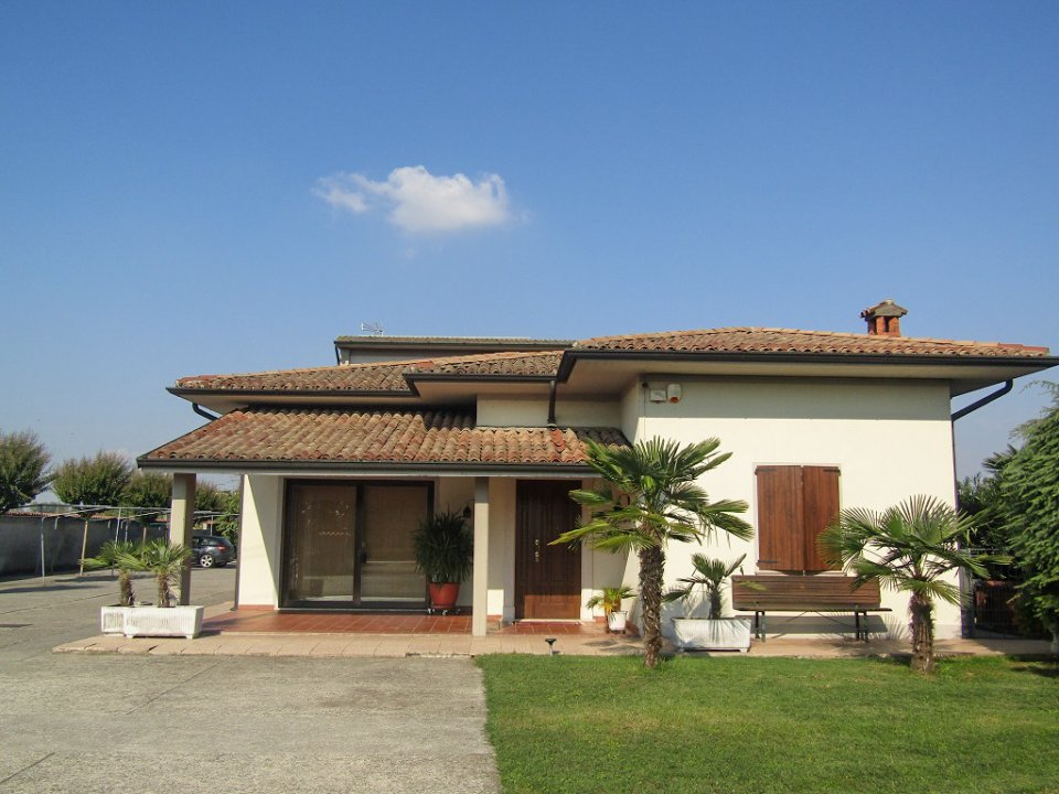 Vendita villa in zona tranquilla Verolavecchia Lombardia foto 2