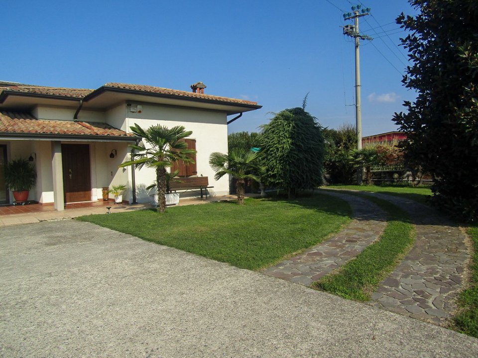 Vendita villa in zona tranquilla Verolavecchia Lombardia foto 3