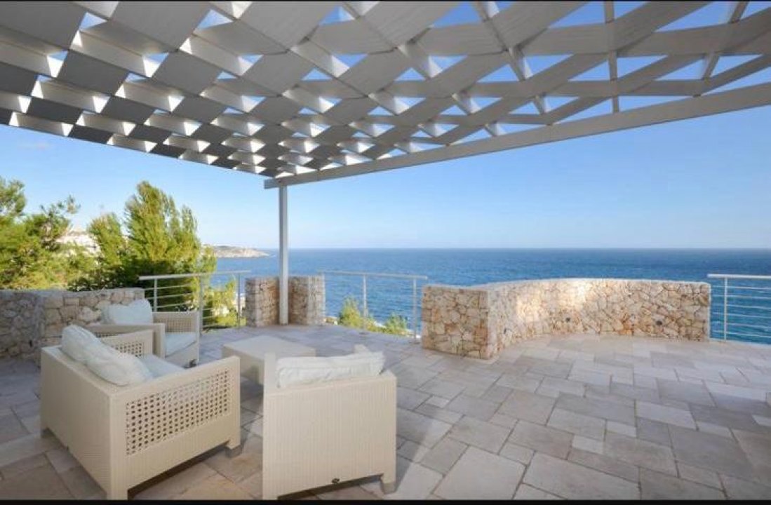 Vendita villa sul mare Diso Puglia foto 1