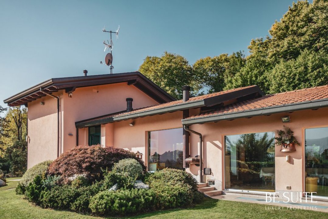 Vendita villa sul lago Lecco Lombardia foto 21