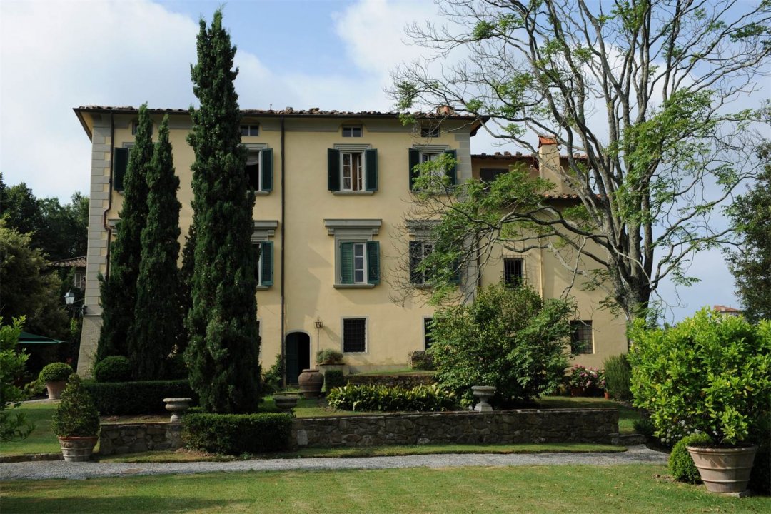 Vendita villa in zona tranquilla Camaiore Toscana foto 1