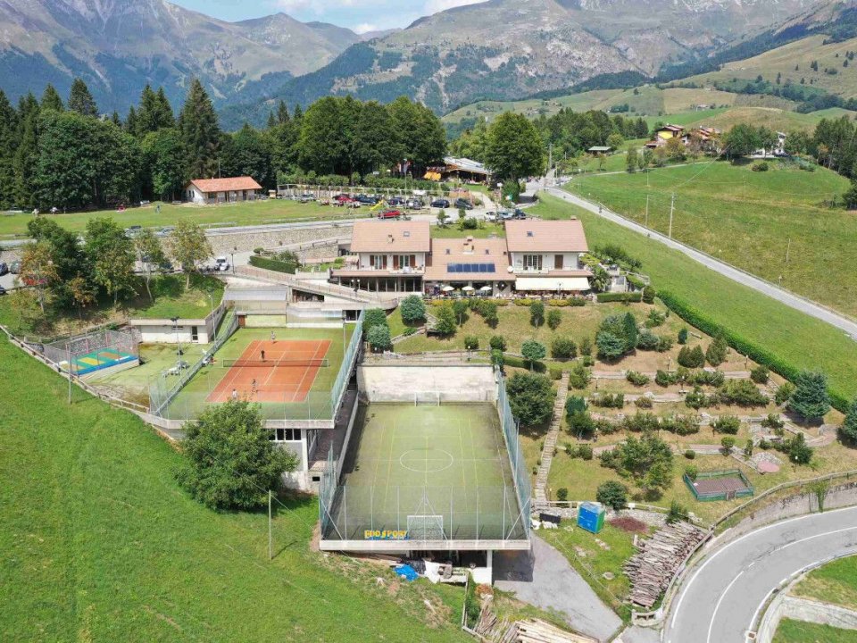 Attività commerciale Montagna Oneta BG Attività commerciale Montagna Oneta BG